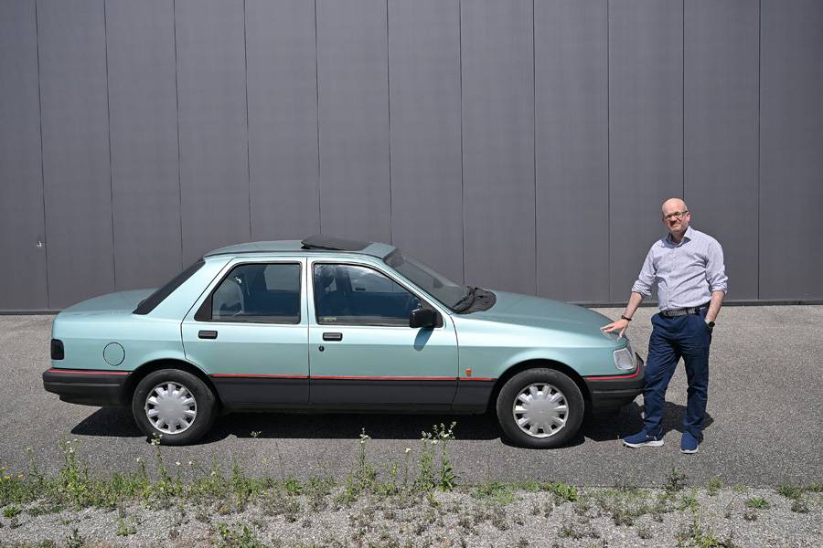 La troisième place revient au Ford Sierra, avec 435 points. Pas une voiture de façade, mais un youngtimer soigneusement préservé, avec cette sobriété terre à terre qui paraît aujourd’hui presque exotique.