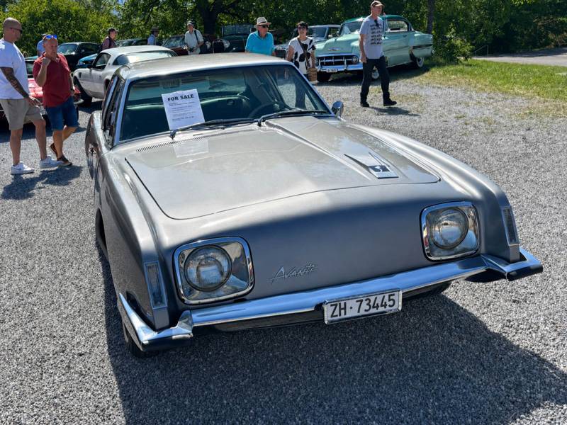 Nicht nur schauen und staunen, auch handeln war im Albisgüetli angesagt: Dieser Studebaker Avanti von 1963 stand zum Verkauf. In der Schweiz restauriert, mit originalem Interieur und feiner Patina, wirkt er wie ein . . . 