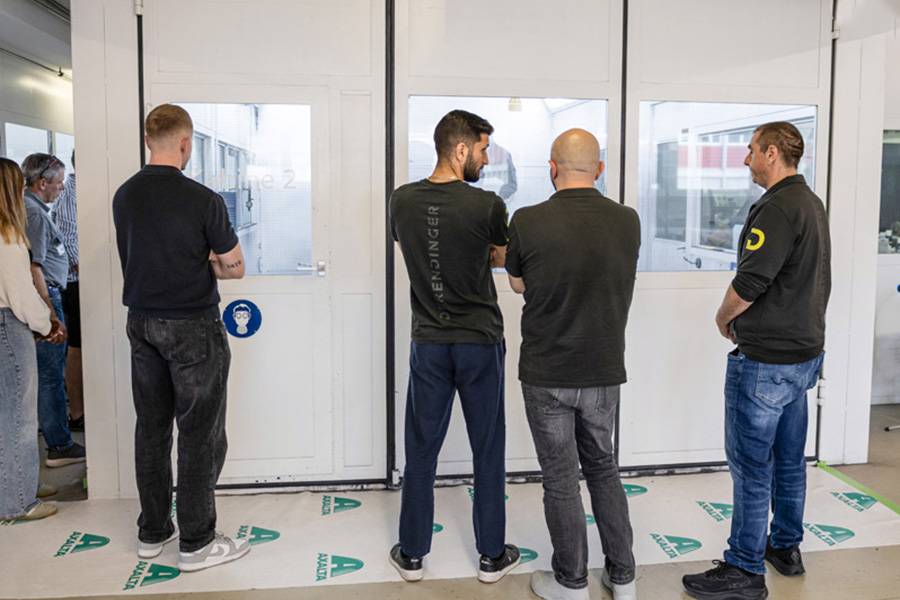 Le centre de formation d’Axalta Axcess Switzerland accueille régulièrement des sessions communes avec Derendinger, consacrées aux applications des produits, aux nouvelles technologies et aux dernières évolutions de la branche.