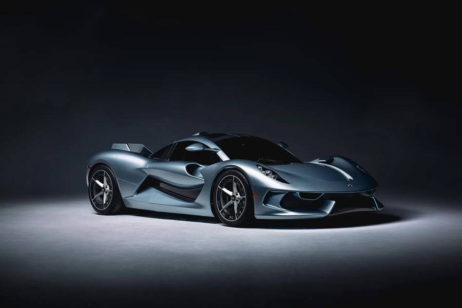 Il ne s’agit pas d’une évolution du Venom F5, mais d’un nouveau départ sur une plateforme en carbone spécifique. Le Blackbird n’est que le deuxième modèle Hennessey entièrement conçu à partir d’une page blanche.