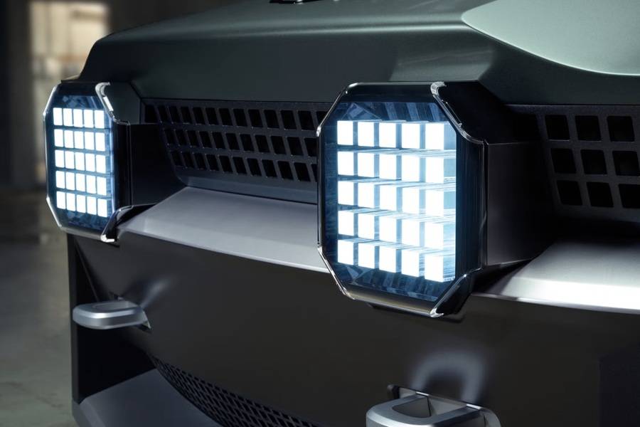 Des petits carrés de lumière pour un regard bien à lui: les imposants projecteurs placent le Dreadnought quelque part entre Aston Martin, véhicule d’expédition et science-fiction.