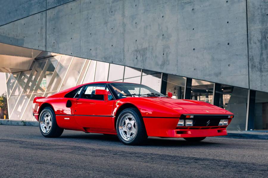 Auch die Supersportwagen der 1980er-Jahre sind längst in der obersten Preisliga angekommen: Dieser Ferrari 288 GTO wurde für 11,555 Millionen Dollar versteigert. Foto: Mikey Noga © 2026, Courtesy of RM Sotheby’s.