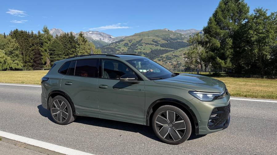 Le compagnon de voyage : le VW Tiguan R-Line s’est présenté à cet essai longue distance avec 265 ch, une boîte DSG à sept rapports et la transmission intégrale 4MOTION.