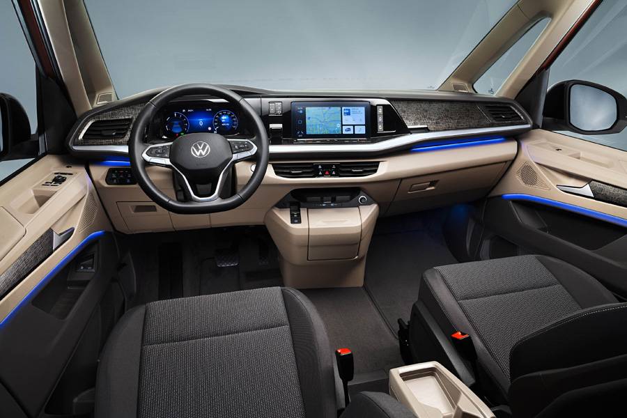 L’habitacle clair dégage une impression d’espace et de qualité. Certes, Volkswagen ne transforme pas chaque élément en matériau noble, mais le choix des matières comme les finissions sont à la hauteur des attentes.
