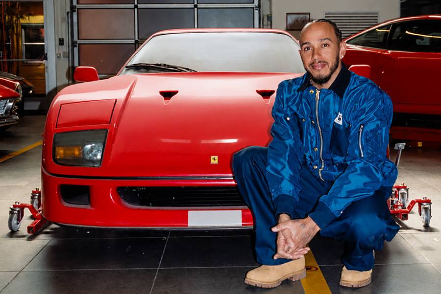 Nach mehr als dreissig Jahren in einer Garage ist Lewis Hamiltons Ferrari F40 wieder zurück – aufgearbeitet, bereit für neue Geschichten und noch immer radikal rot.  Foto: Ferrari