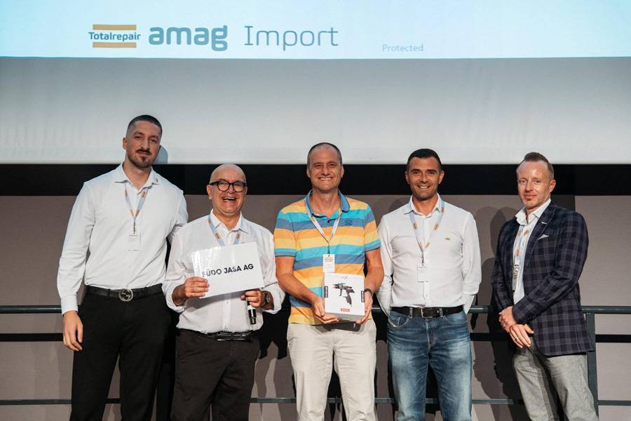 Le programme professionnel s’est accompagné de quelque chose de plus concret : lors du tirage au sort d’équipements d’atelier, Selim Racaj et Fedele Verardi d’AMAG Import, Christian Frei de Garage Johann Frei AG, Ardijan Tunaj d’AMAG Import ainsi qu’Andreas Stocker de Südo Jasa AG se trouvaient sur scène (de gauche à droite).