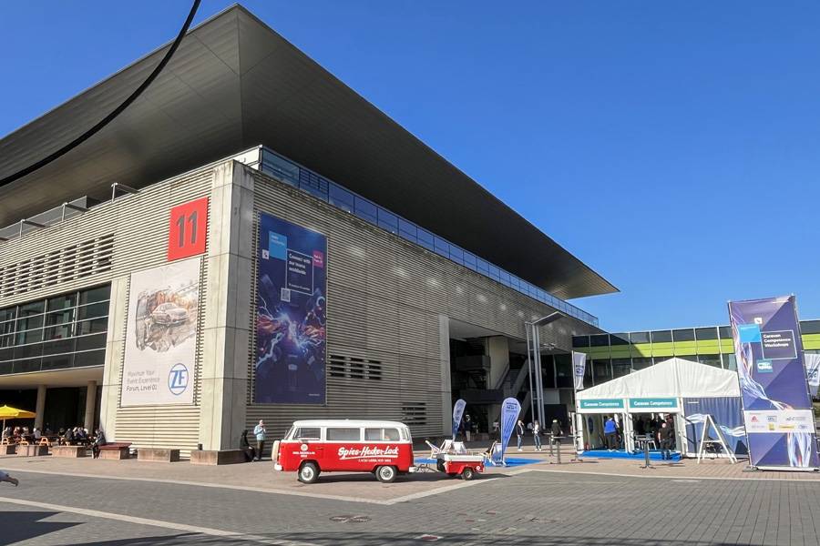 Halle 11 der Automechanika Frankfurt: Hier präsentierte sich ein grosser Teil der internationalen Carrosserie- und Lackierbranche.