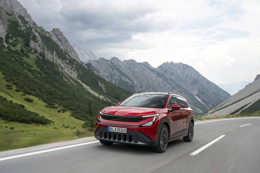 Depuis l’aéroport de Munich, l’itinéraire empruntait autoroutes et routes alpines sinueuses jusqu’au Tyrol. L’Epiq 55 s’y est montré confortable, maniable et agréablement dépourvu de sportivité artificielle.
