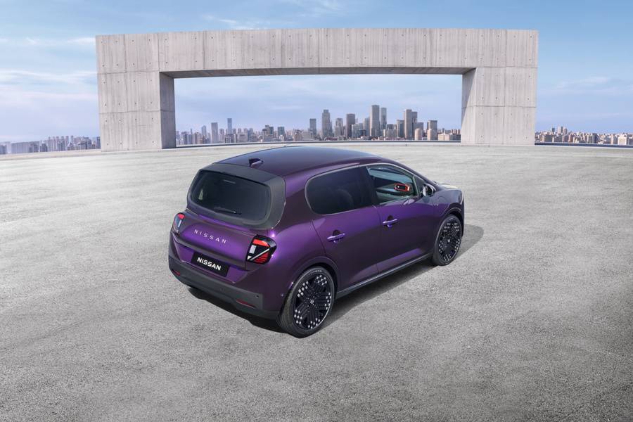 Beaucoup d’automobile sur une surface réduite : malgré ses dimensions compactes, le Pixo entend accueillir confortablement quatre adultes sans sacrifier son aptitude au quotidien.