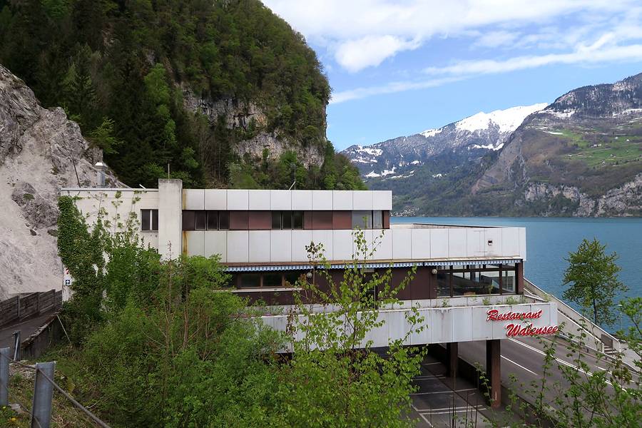 Da war mehr oder weniger noch alles im Schuss: Das Restaurant Walensee Fahrtrichtung Zürich – etwa in der Zeit, als es in die Hände von Heinz Peter Moravcik überging.   Foto: Kecko / Wikimedia Commons / CC BY 2.0