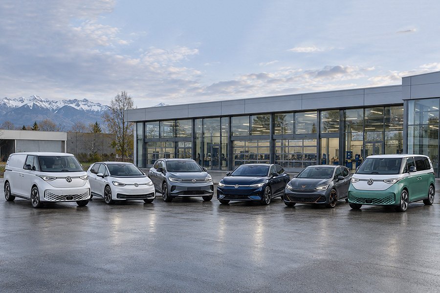 Problèmes de batterie chez VW et Cupra : sur certains véhicules électriques, la charge est provisoirement plafonnée à 80 % en raison de possibles défauts des cellules. (Image d’illustration)