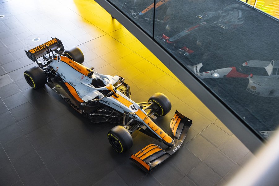 Lando Norris’ MCL35M von 2021 aus ungewohnter Perspektive. Mit diesem Chassis erreichte der Brite in Imola, Monaco und Monza das Podest.  Foto: Tom Hartley Jnr