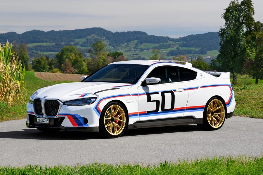 Nick Heidfelds BMW 3.0 CSL von 2023 trägt den Motorsport schon im Namen und auf der Carrosserie. Die moderne Hommage an den Tourenwagen-Klassiker entstand in einer Serie von nur 50 Exemplaren.  Fotos: Courtesy of Broad Arrow Auctions