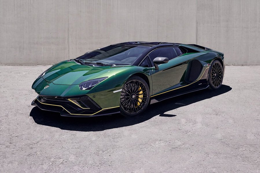 Kaum gefahren, schon unter dem Hammer: Der Lamborghini Aventador Ultimae Roadster mit 780 PS und 98 Kilometern wird ab 380 000 Euro aufgerufen.  Foto: Eppli Auktionshaus 