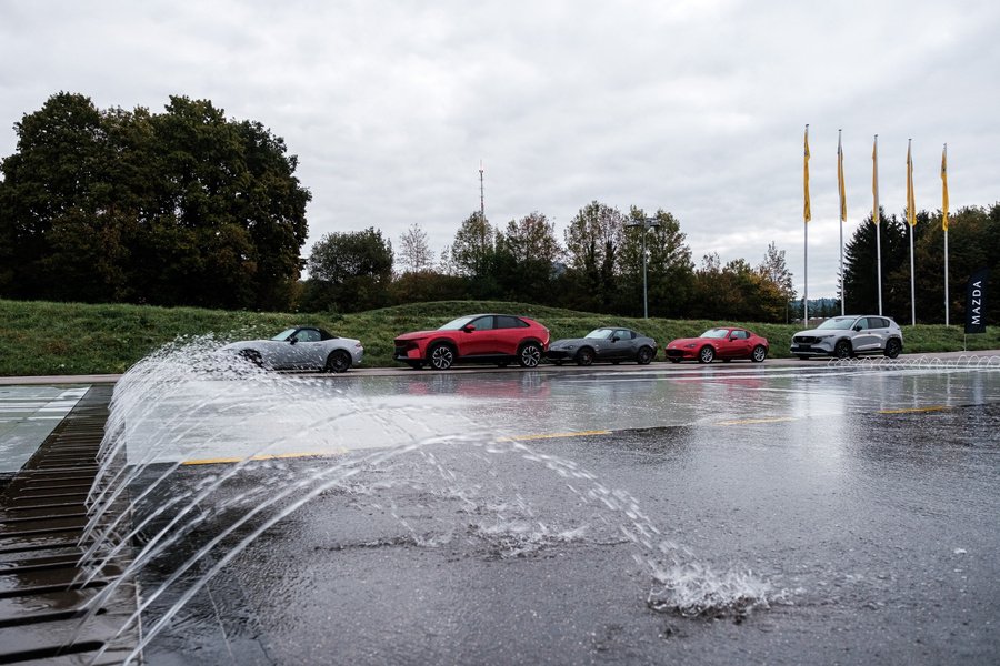 Roadsters et SUV réunis : Mazda Suisse avait mobilisé à Betzholz un large éventail de modèles, permettant de les comparer directement au fil des exercices.